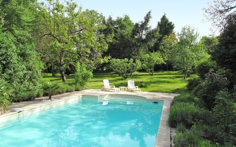 Peuchaud: Water, Plant, Sky, Natural Landscape, Swimming Pool, Tree, Body Of Water, Grass, Leisure, Landscape