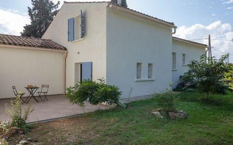 La Rouveyrolle: Plant, Sky, Building, Property, Cloud, Window, Land Lot, Grass, House, Tree