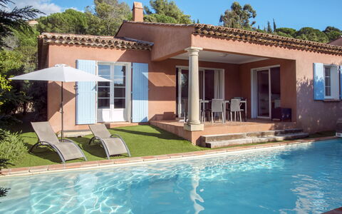Domaine de L'Eilen V68I: Water, Plant, Property, Sky, Window, Building, Swimming Pool, Tree, Azure, Shade