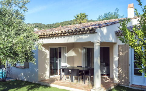 Domaine de L'Eilen V68I: Plant, Sky, Property, Building, Tree, Window, Shade, Door, Cottage, Residential Area