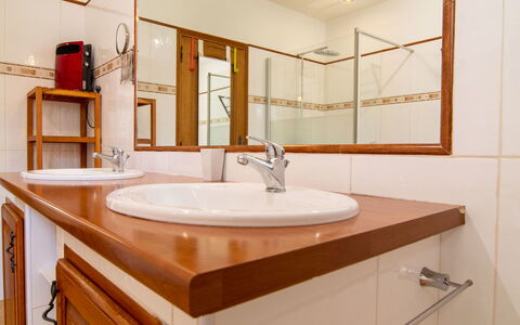 Villa Gaïa: Brown, Tap, Plumbing Fixture, Mirror, Sink, Bathroom Sink, Property, Bathroom Cabinet, Bathroom, Cabinetry