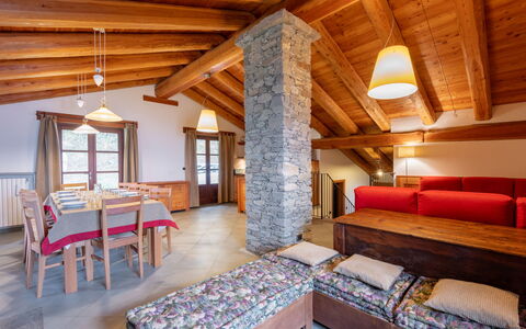 Casot Pra la Funt: Property, Furniture, Table, Building, Wood, Architecture, Interior Design, Floor, Flooring, Comfort