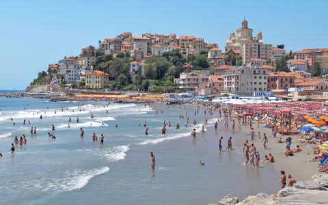 Villetta Paola (Imp232): Water, Sky, Daytime, Building, Azure, Beach, Body Of Water, Coastal And Oceanic Landforms