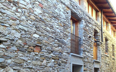 Caa de Sass: Property, Building, Window, Wood, Brick, Brickwork, Road Surface, House
