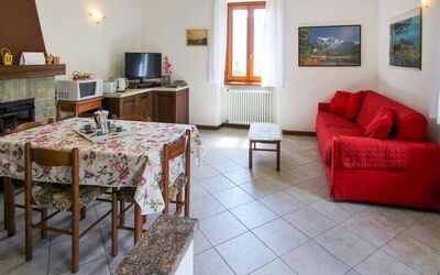 Oleandro 610.2: Furniture, Table, Picture Frame, Interior Design, Wood, Flooring, Floor, Living Room, Decoration, Comfort