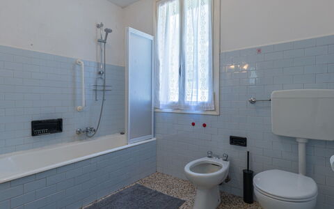 Carolina: Bathroom, Room, Property, Tile, Floor, Interior Design, House, Architecture, Real Estate, Building