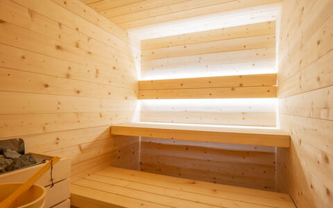 Lacum Lux Resort: Room, Property, Sauna, Wood, Log Cabin, Building, Plywood, Architecture, Interior Design, Hardwood