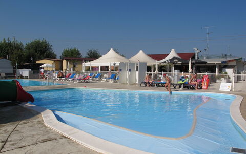 Peschiera del Garda 694: Recreation, Leisure, Shade, Outdoor Furniture, Swimming Pool, Tent, Vacation, Resort, Umbrella, Chair