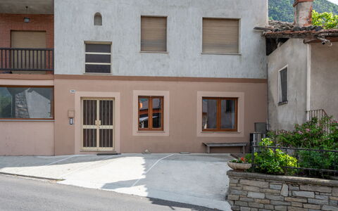 La Maison D'Amelie: Plant, Property, Window, Building, Door, Road Surface, Neighbourhood, Residential Area, Real Estate