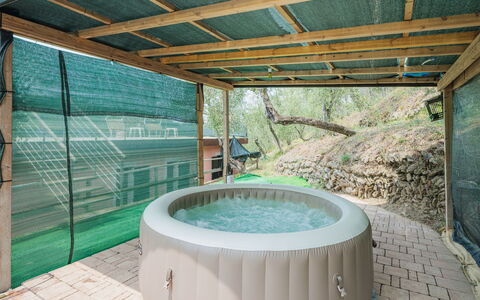 Villetta Linara: Water, Property, Wood, Shade, Swimming Pool, Interior Design, Plant, Building, Leisure, Wall