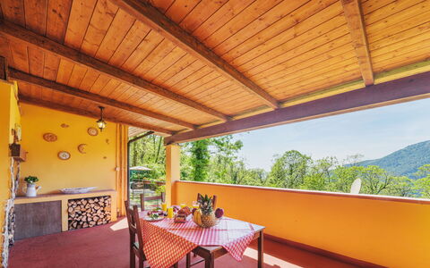 Mare e Monti: Property, Furniture, Building, Shade, Wood, Houseplant, Porch, Interior Design, Outdoor Furniture, Chair