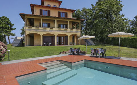 Le Castagne: Property, Building, Swimming Pool, House, Real Estate, Estate, Home, Mansion, Architecture, Residential Area