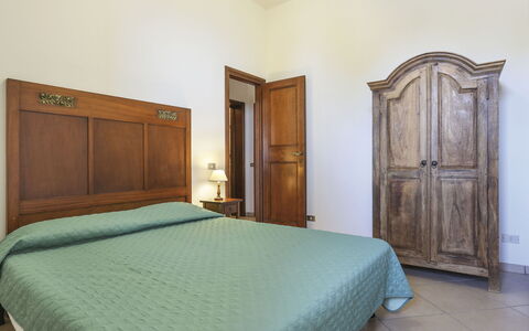 Le Castagne: Bedroom, Furniture, Bed, Room, Bed Sheet, Property, Bed Frame, Mattress, Bedding, Floor