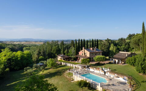 Fonte di Pillo: Residential Area, Estate, Landscaping, Hacienda, Villa, Garden, Farmhouse, Mansion, Eco Hotel, Resort