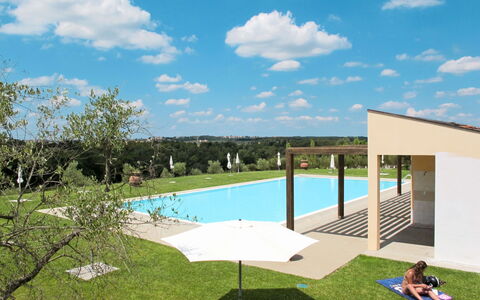 Casa Fitzy: Cloud, Sky, Building, Property, Plant, Swimming Pool, Shade, Land Lot, Outdoor Furniture, House