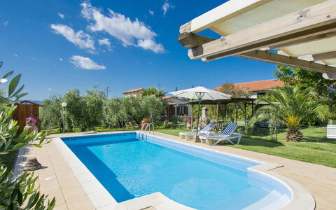 Oliveta: Swimming Pool, Property, Real Estate, House, Building, Home, Residential Area, Leisure, Estate, Resort