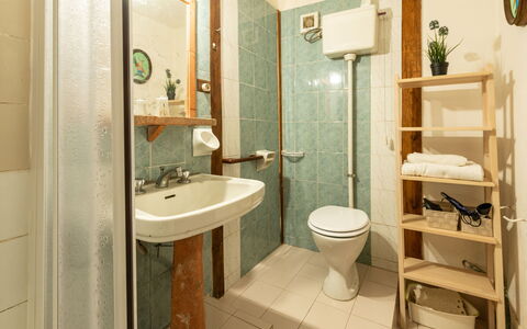 La Casina: Mirror, Bathroom Sink, Sink, Plumbing Fixture, Tap, Property, Bathroom, Purple, Interior Design, Building