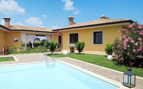 Borgo Sacramento: Sky, Plant, Building, Water, Property, Window, Cloud, House, Shade, Door