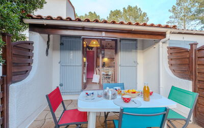 Accommodation:&nbsp;Bois D'Eleis 100.3