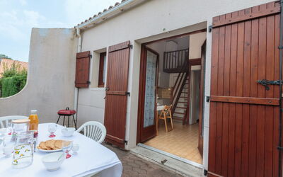 Accommodation:&nbsp;Les Charmilles 200.10