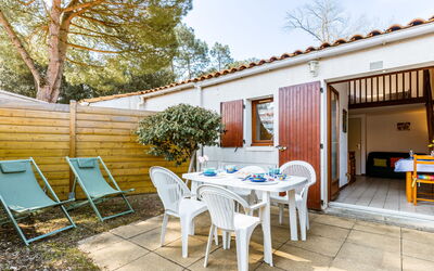 Accommodation:&nbsp;Hameau de Talaris 350.4