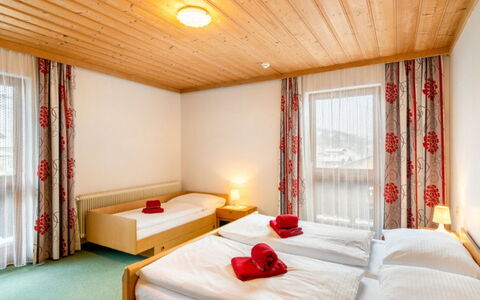 Uttendorf 627: Furniture, Property, Building, Comfort, Textile, Wood, Window, Interior Design, Bed