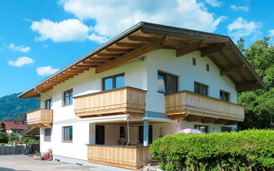 Stumm Im Zillertal 650: House, Property, Building, Home, Real Estate, Architecture, Residential Area, Roof, Facade, Sky