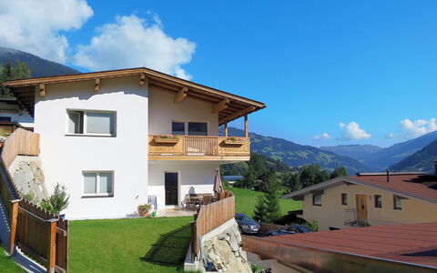 Mayrhofen 816: Property, House, Home, Building, Real Estate, Residential Area, Sky, Architecture, Facade, Roof