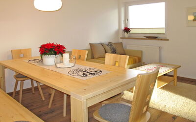 Accommodation:&nbsp;Tamerl 816.2