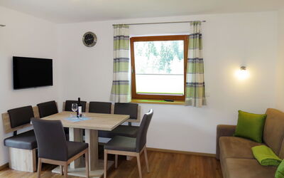 Freischütz (Wil510) 694.1: Room, Property, Furniture, Living Room, Interior Design, Building, House, Table, Floor, Ceiling
