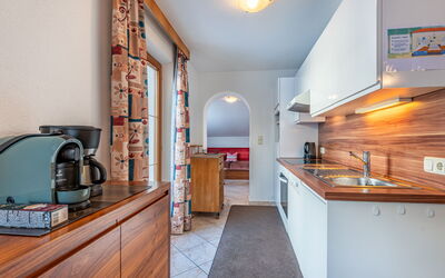 Accommodation:&nbsp;Sailer 794.3
