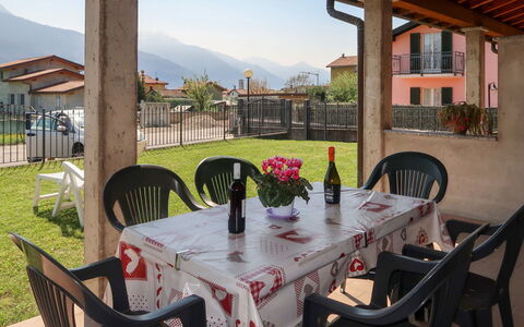 Dongo 660: Property, Building, Room, House, Table, Real Estate, Restaurant, Vacation, Furniture, Interior Design