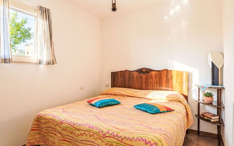 Casa Kiwi: Swimming Pool, Mountain Range, Eco Hotel, Resort, Estate, Valley, Villa, Landscaping, Resort Town, Backyard