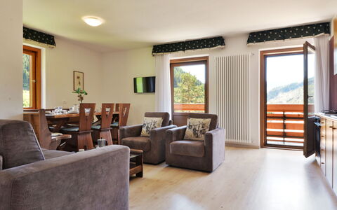 Accommodation:&nbsp;El Ladinia 703.2