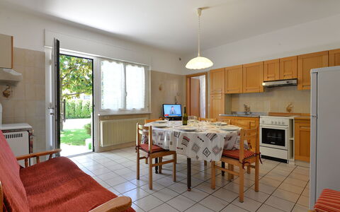 Lago di Caldonazzo 701: Room, Furniture, Property, Building, Floor, Interior Design, House, Table, Real Estate, Ceiling