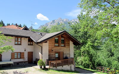 Lago di Caldonazzo 702: House, Property, Home, Natural Landscape, Cottage, Building, Real Estate, Tree, Residential Area, Architecture