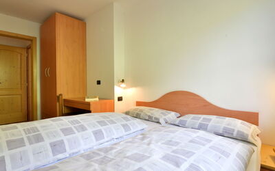 Accommodation:&nbsp;Cecilia 647.5