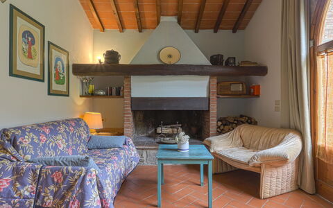 Il Poderino: Furniture, Property, Table, Picture Frame, Couch, Living Room, Interior Design, Wood, Floor, Comfort