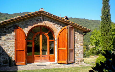 Il Poderino: Property, Building, House, Real Estate, Home, Cottage, Shed, Grass, Tree, Rural Area