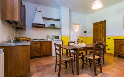 Accommodation:&nbsp;Casolare Bretulla 649.3
