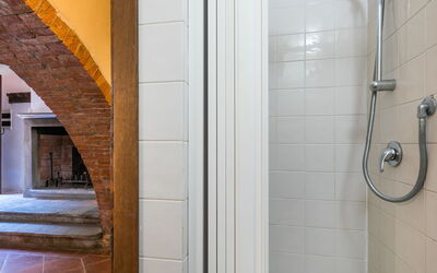 Accommodation:&nbsp;Pisa 650.7