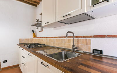 Accommodation:&nbsp;Pisa 650.7