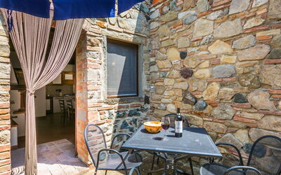 Accommodation:&nbsp;Borgo Cerbaiola 650.2