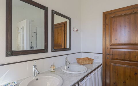 Podere San Raffaele - Cinzia: Mirror, Tap, Plumbing Fixture, Sink, Bathroom Sink, Cabinetry, Bathroom Cabinet, Building, Wood, Bathroom