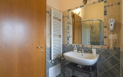 Accommodation:&nbsp;Montechioccioli 649.1