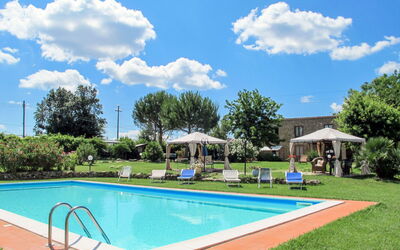Massa Marittima 649: Swimming Pool, Property, Real Estate, House, Residential Area, Leisure, Grass, Building, Home, Vacation