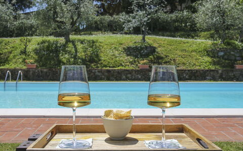 Montevarchi 613: Water, Plant, Property, Furniture, Tableware, Azure, Table, Shade, Outdoor Furniture, Interior Design