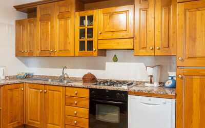Accommodation:&nbsp;Rosalba Bacara 618.4