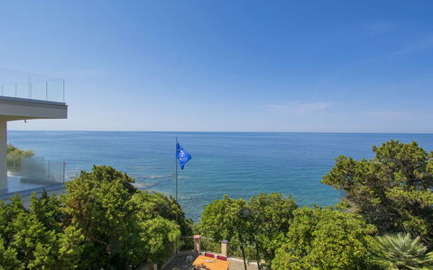 Tamerici: Sky, Vegetation, Sea, Property, Horizon, Ocean, Tree, Cloud, Real Estate, Vacation