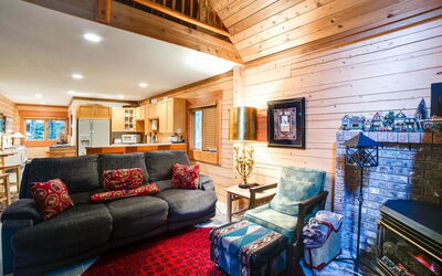 8Mbr-Classic Log Cabin, Sleeps 8!